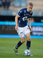 9. Patrick Pedersen